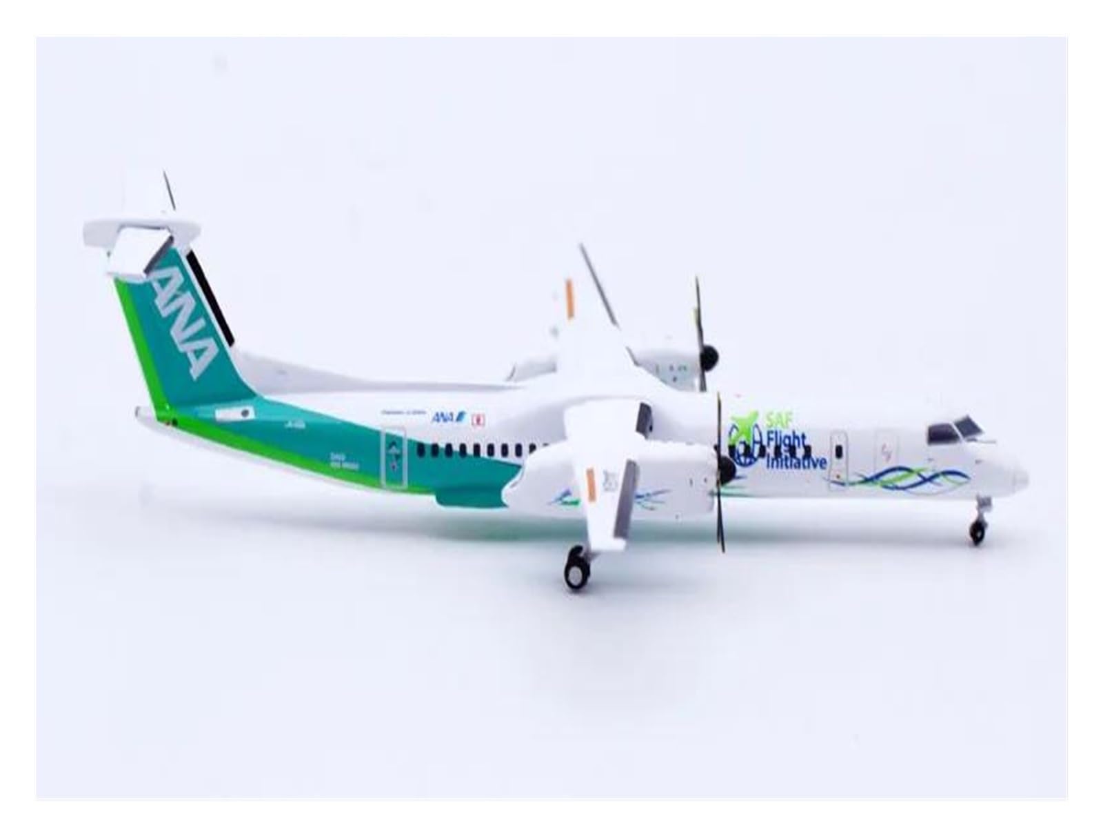 Amazon.co.jp: ミニチュアカー 1:400 ANA 全日空ボンバルディア